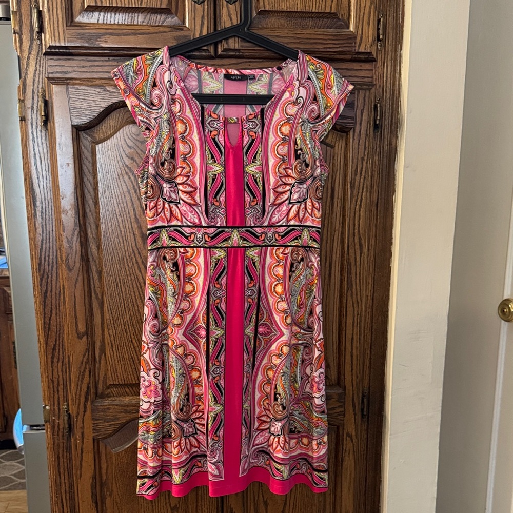 EUC! Apt. 9 paisley dress, size Petite M